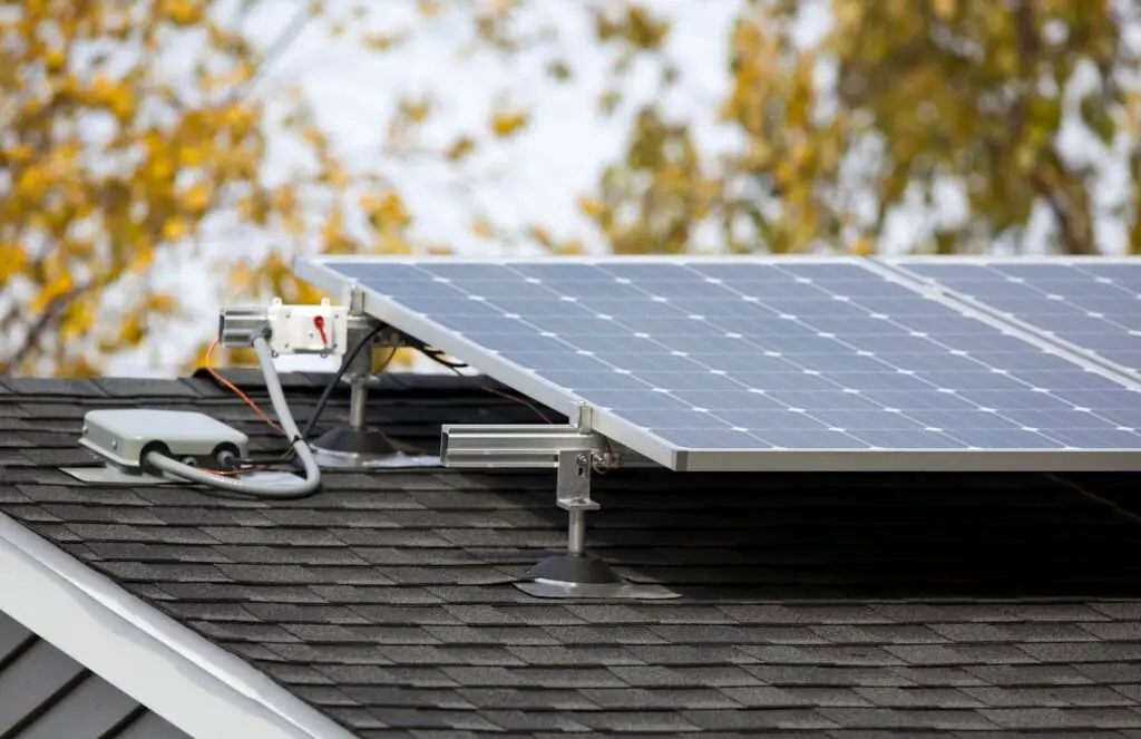 Solar Panels vs. Tesla Solar Roof: Here's the Difference