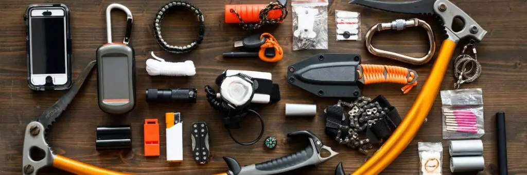 Solar powered survival gear has become increasingly popular among outdoor enthusiasts, preppers, and those who want to be prepared for any emergency situation. Whether you're planning a camping trip, a hiking adventure, or just want to be prepared for an emergency situation, solar-powered survival gear is a must-have. Check it out!